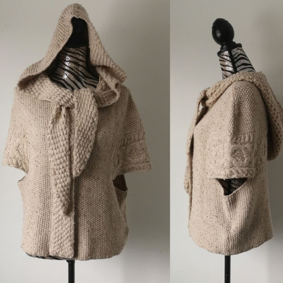 Far away from close knit hooded sweater - Picture 2 of 6